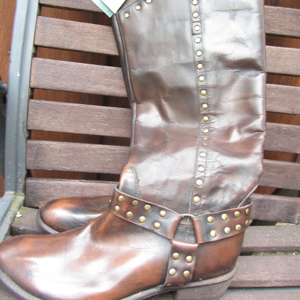 ROPER BROWN STUDDED LEATHER HARNESS BOOT NWT 9.5
